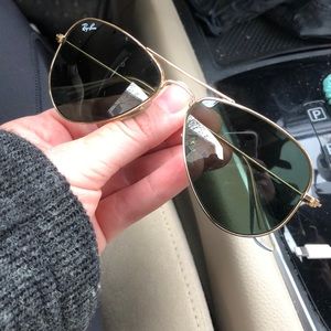 Classic Ray-Ban aviator gold frame (52mm)